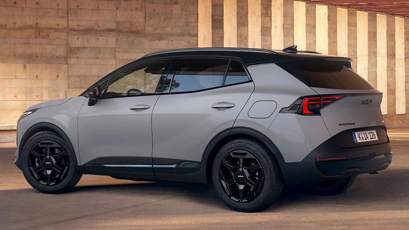 Tο Sportage Black Edition μπορεί να εξοπλιστεί με αποκλειστικές ζάντες αλουμινίου 17, 18 ή 19 ιντσών, φέροντας μαύρο φινίρισμα.